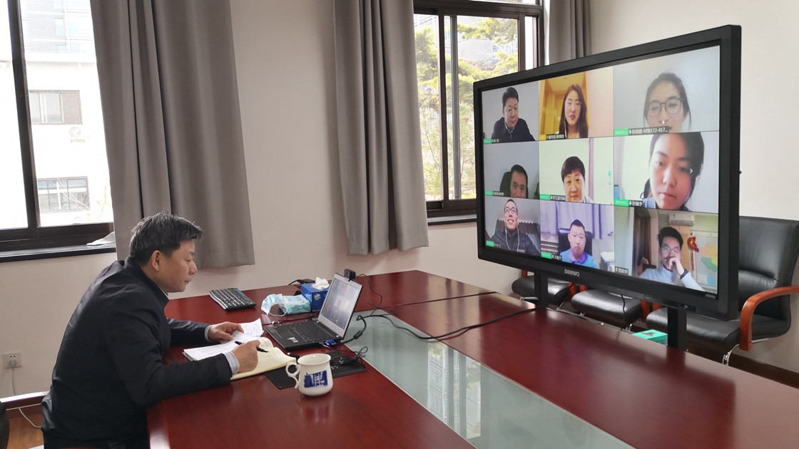 杨校长参加1712班会.jpg