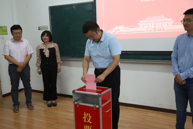 1647855971968852.jpg beat365英国官方网站召开第五届教职工代表大会第四次会议-3.JPG